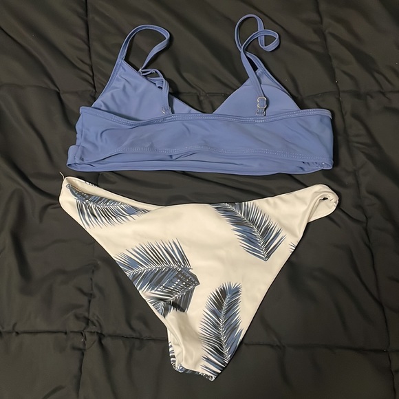 Women’s Bikini, Size Medium, Great Condition! Small Stain (See Pics) - Picture 2 of 4